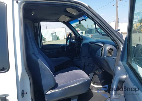 2000 Chevrolet Astro z USA, uszkodzony, nr VIN 1GCDM19W6YB217667